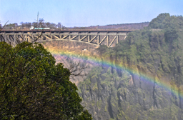 Victoria Falls Bridge überspannt den Sambes / Grenze zwischen Simbabwe und Sambia / eröffnet  1905